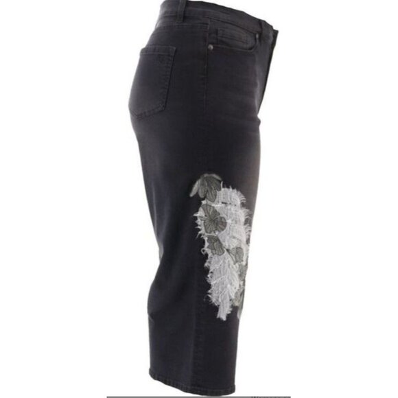 DG2 Diane Gilman Embroidered Cropped Wide Leg Jeans Size 14 Black 696-858 - Picture 2 of 4